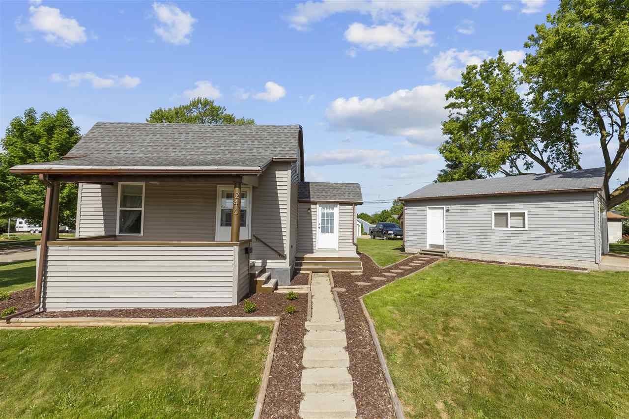 Property Photo:  246 S Sidney Street  WI 54136-1955 