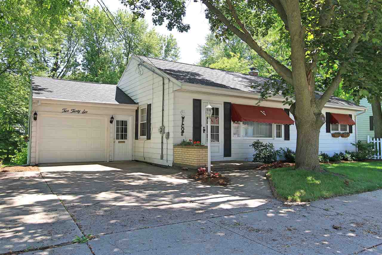 Property Photo: 236 Franklin Street WI 54140-2012