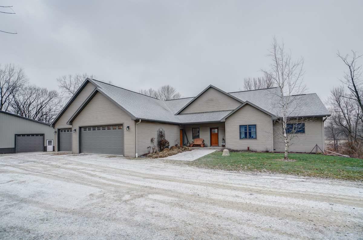 Property Photo:  N1544 County Road Bb  WI 53579 