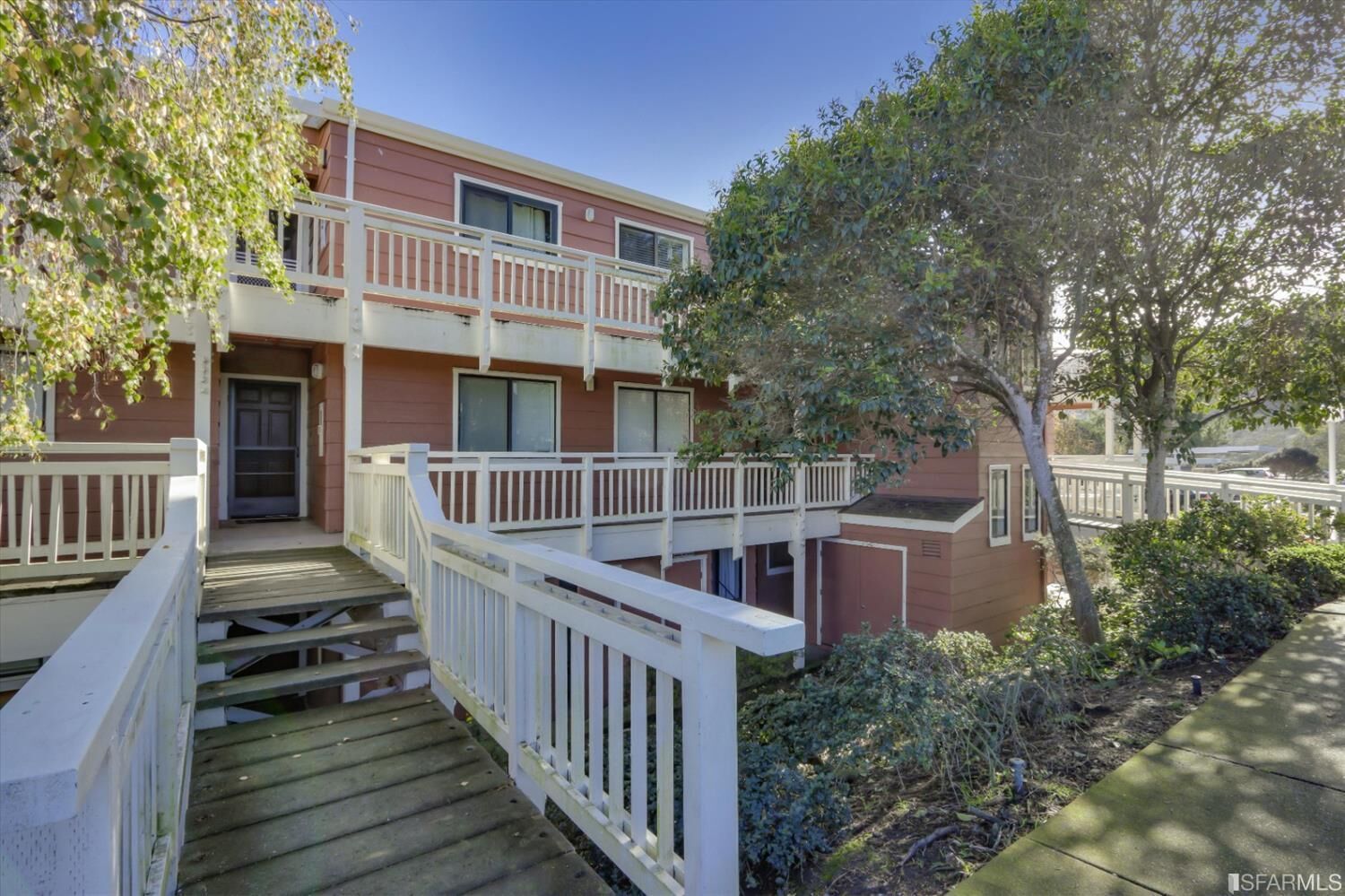 Property Photo: 1206 Ridge Court CA 94134