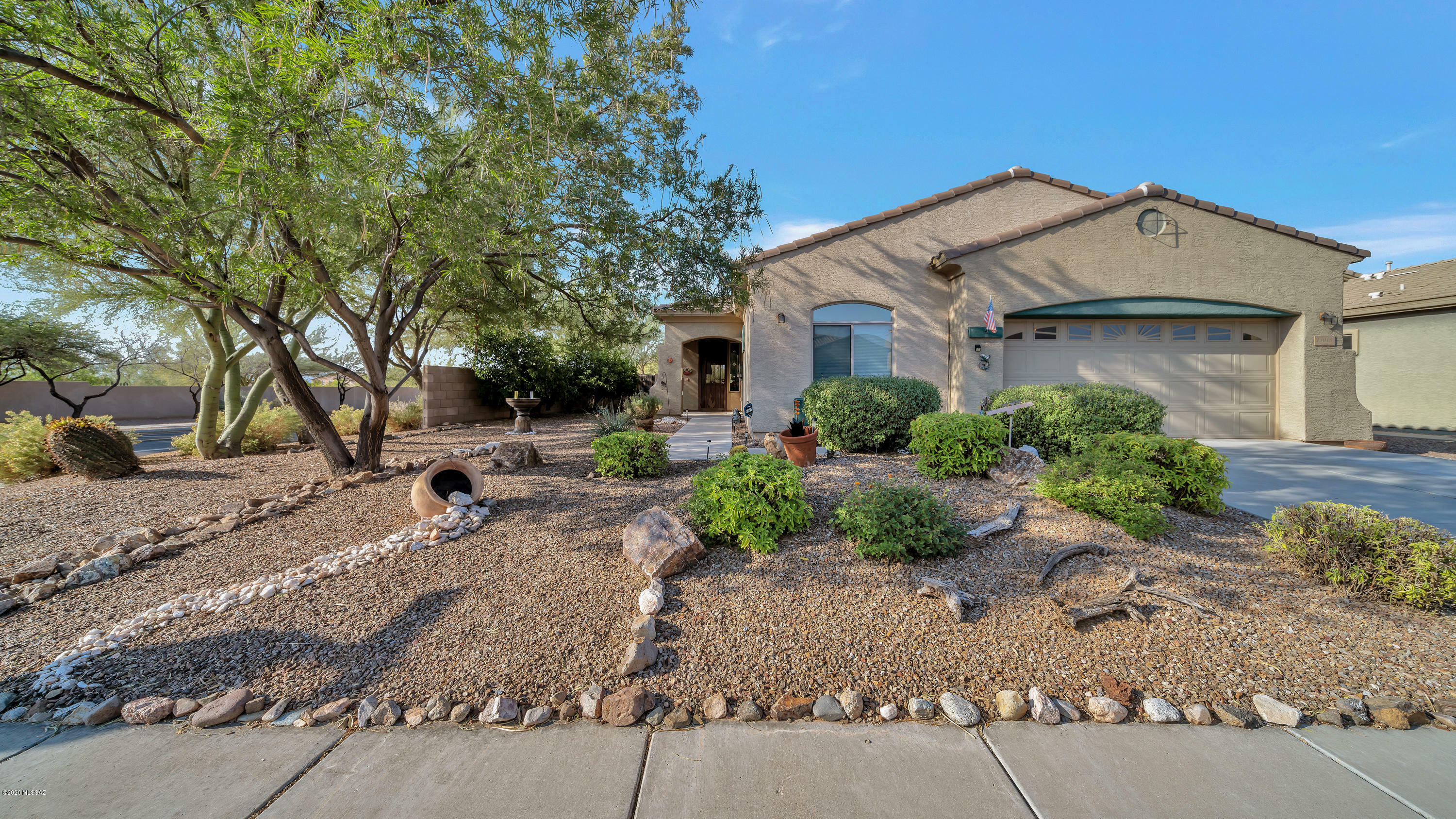 Property Photo: 13015 N Bellbird Drive AZ 85755