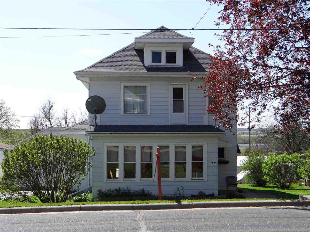 Property Photo:  104 East St  WI 53504 