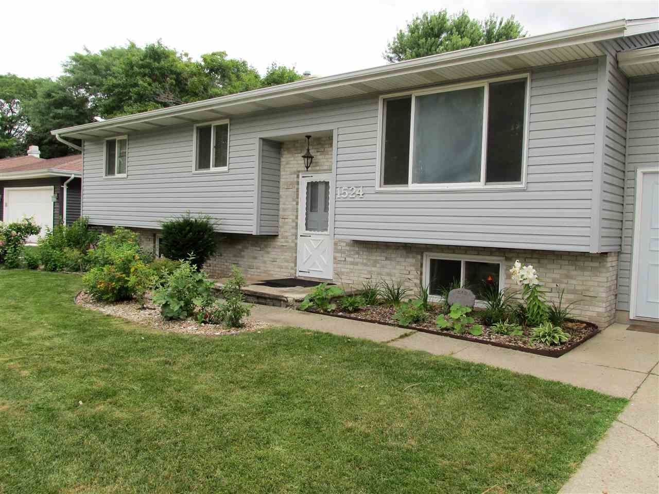 Property Photo: 1524 N Edgewood Avenue WI 54914