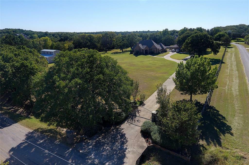 Property Photo: 6121 County Road 605 TX 76028