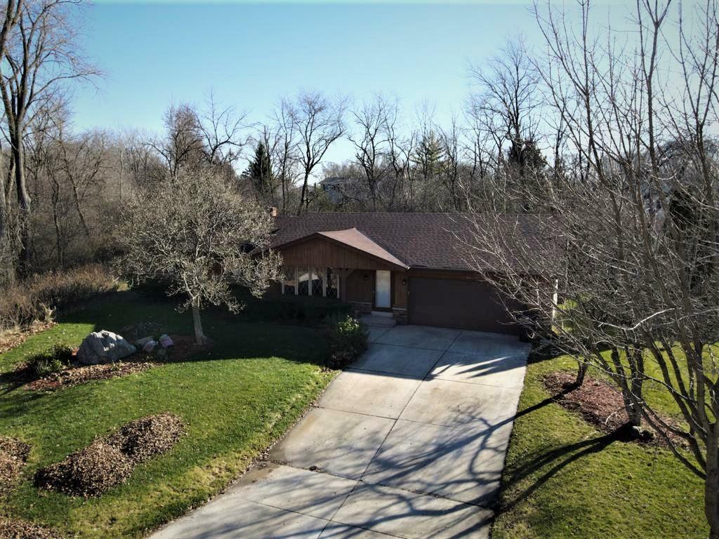 Property Photo: 7510 S Drake Ln WI 53132