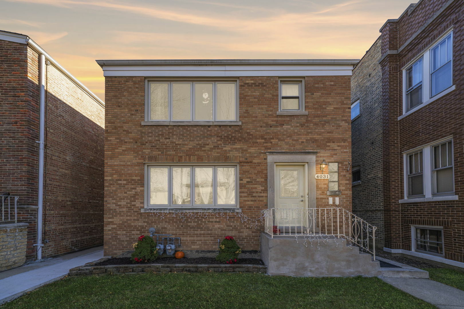 Property Photo: 4031 N Austin Avenue IL 60634