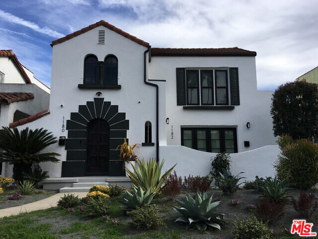 1180 S Tremaine Ave  Los Angeles CA 90019 photo