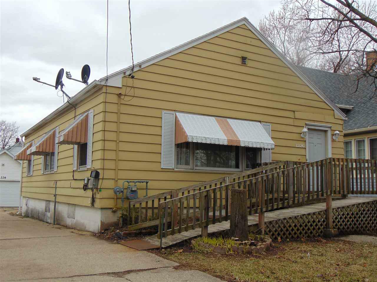 Property Photo: 1226 Bluff St WI 53511
