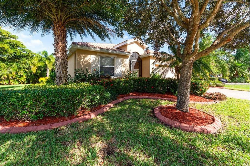 Property Photo: 9003 Hammock Edge Place FL 34212