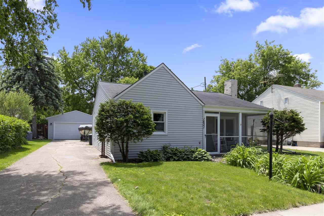 Property Photo:  1631 W Spring Street  WI 54914-3267 