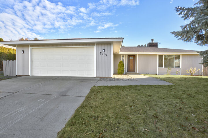 707 S 68th Ave  Yakima WA 98908 photo