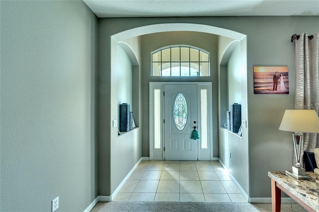 Property Photo: 9005 Kingsbury Place FL 34212