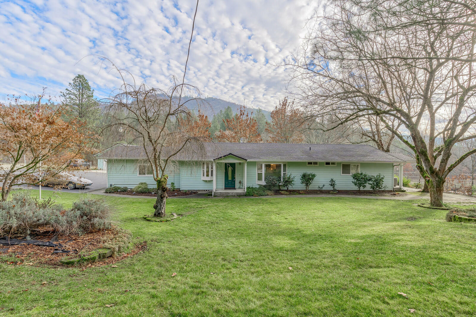 Property Photo:  1090 Sardine Creek Road  OR 97525 