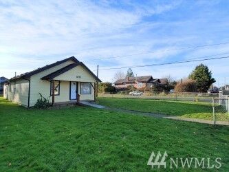 Property Photo:  1319 W 2nd St  WA 98520 