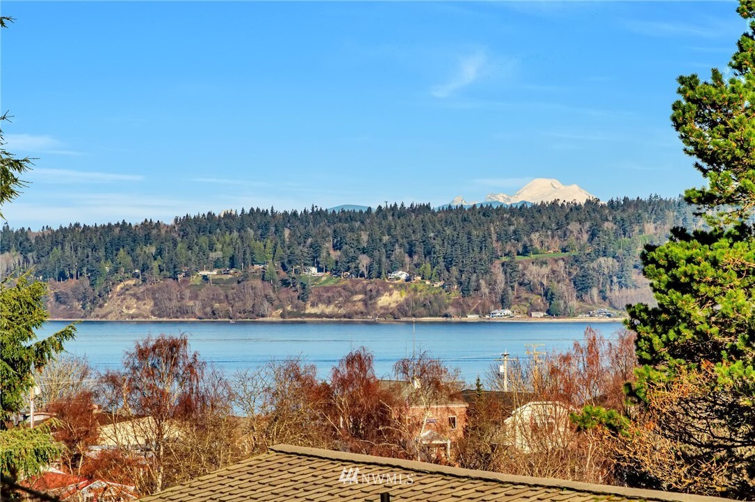 Property Photo: 220 6th Street WA 98260