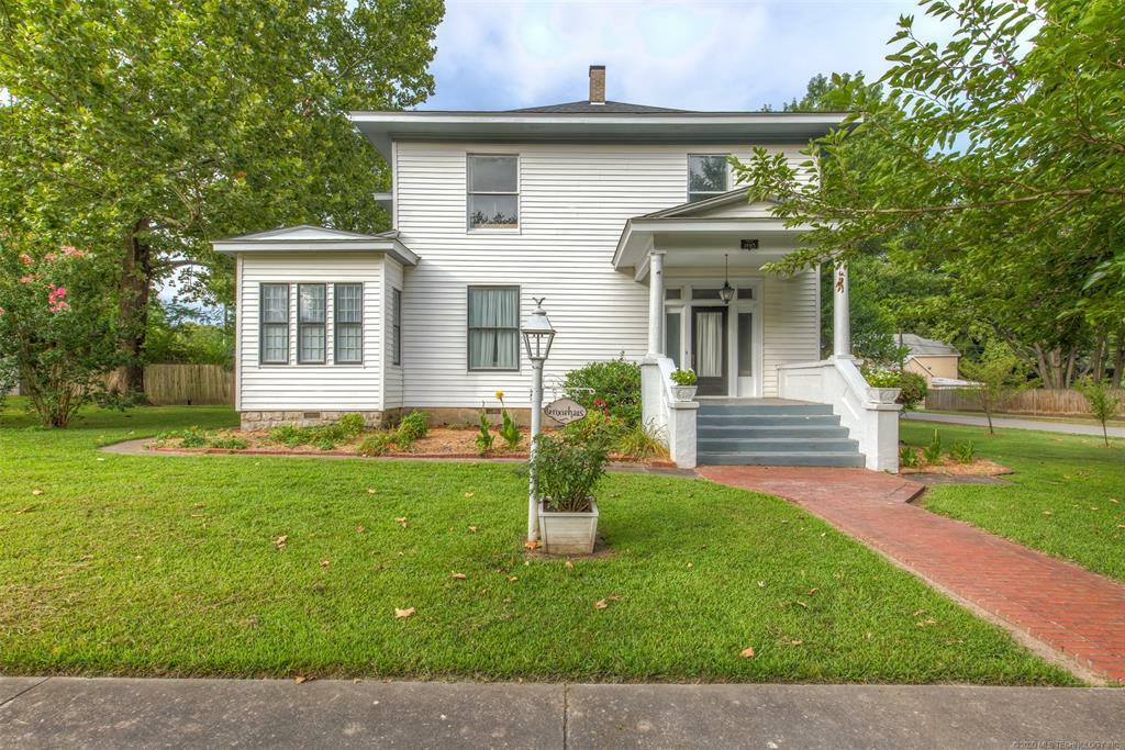 Property Photo:  403 E 4th Street  OK 74017 