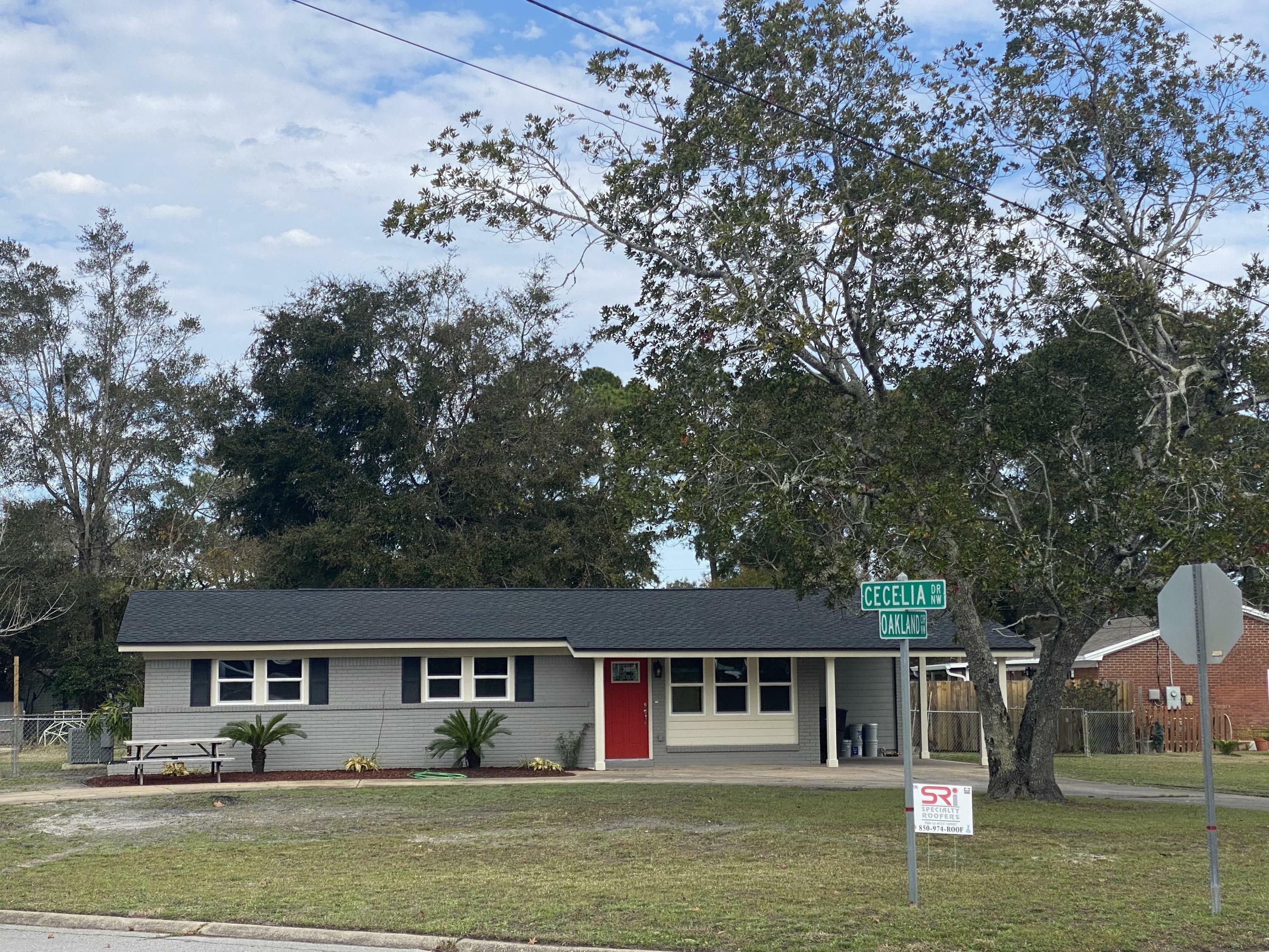 Property Photo:  437 NW Oakland Circle  FL 32548 