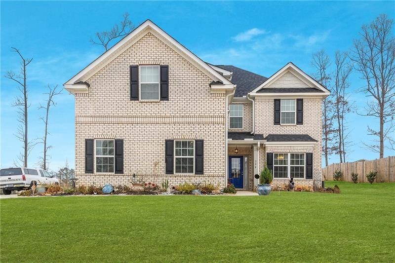 Property Photo: 208 Lookout Way GA 30132