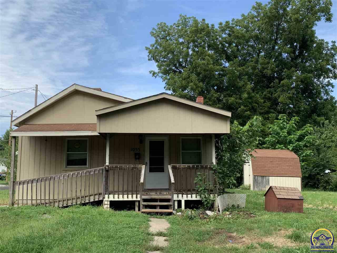 Property Photo:  1035 SE Lafayette Ave  KS 66607 