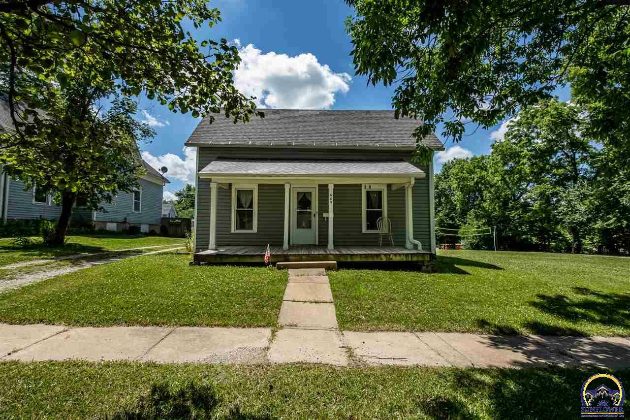 Property Photo:  609 Vermont  KS 66436 