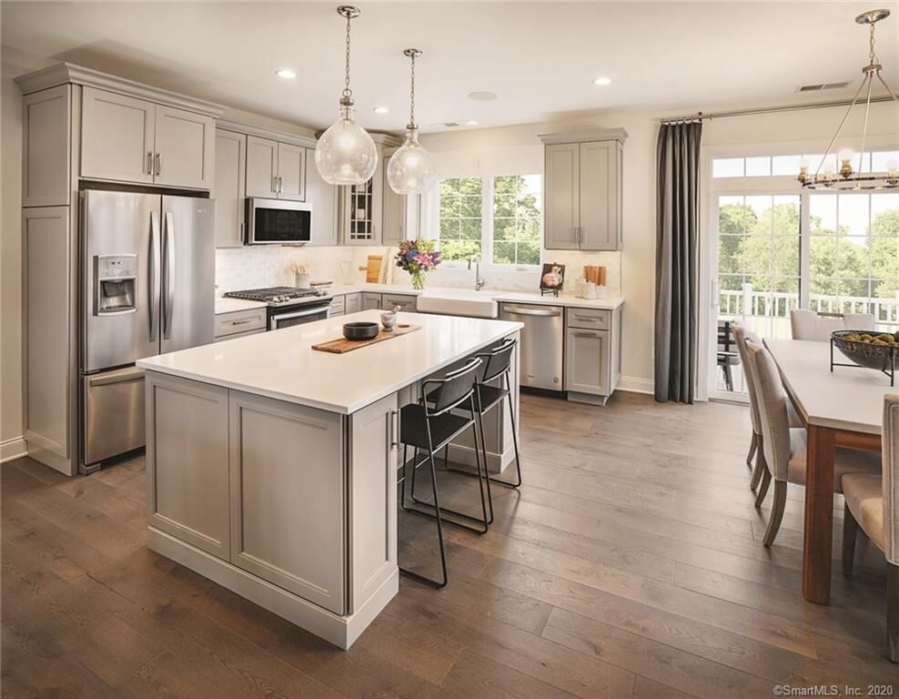 Property Photo: 121 Brentwood Circle 36 CT 06810