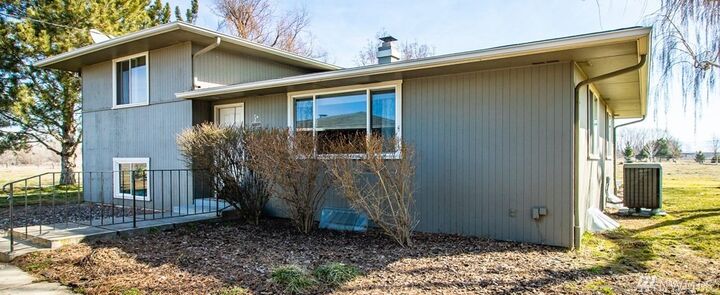 Property Photo:  1744 Stovall Rd  WA 99362 