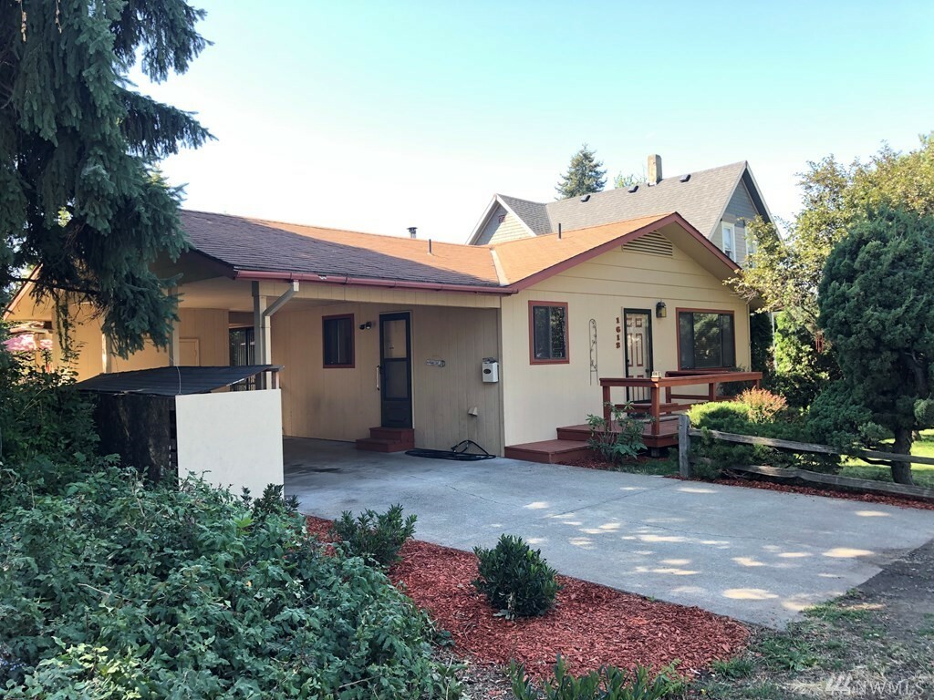 Property Photo:  1612 Evergreen St  WA 99362 