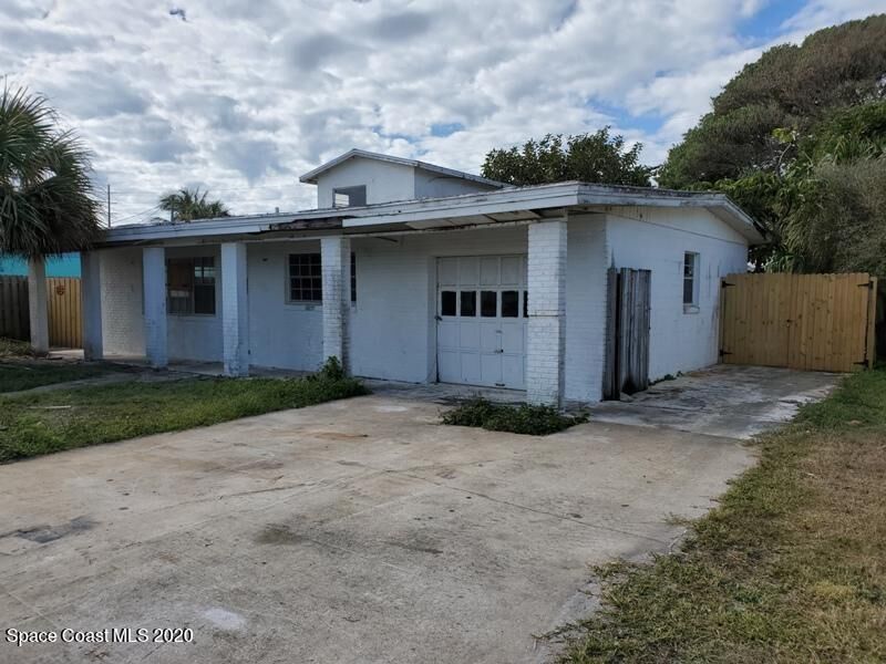 Property Photo: 1020 S Orlando Avenue FL 32931