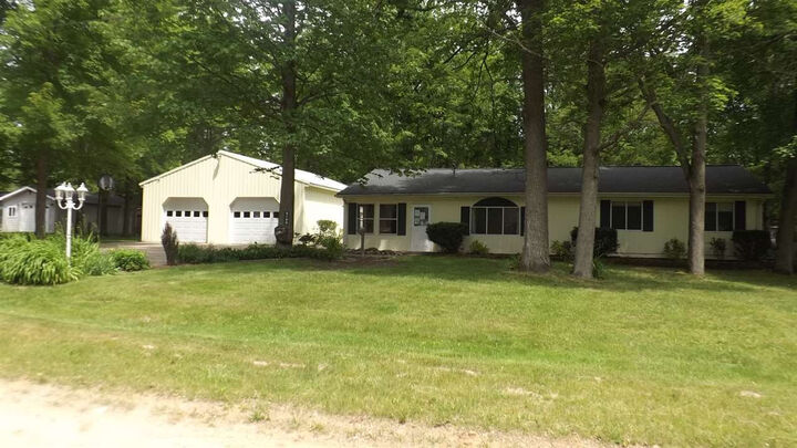 5100 Lakewood Dr  Harrison MI 48625 photo