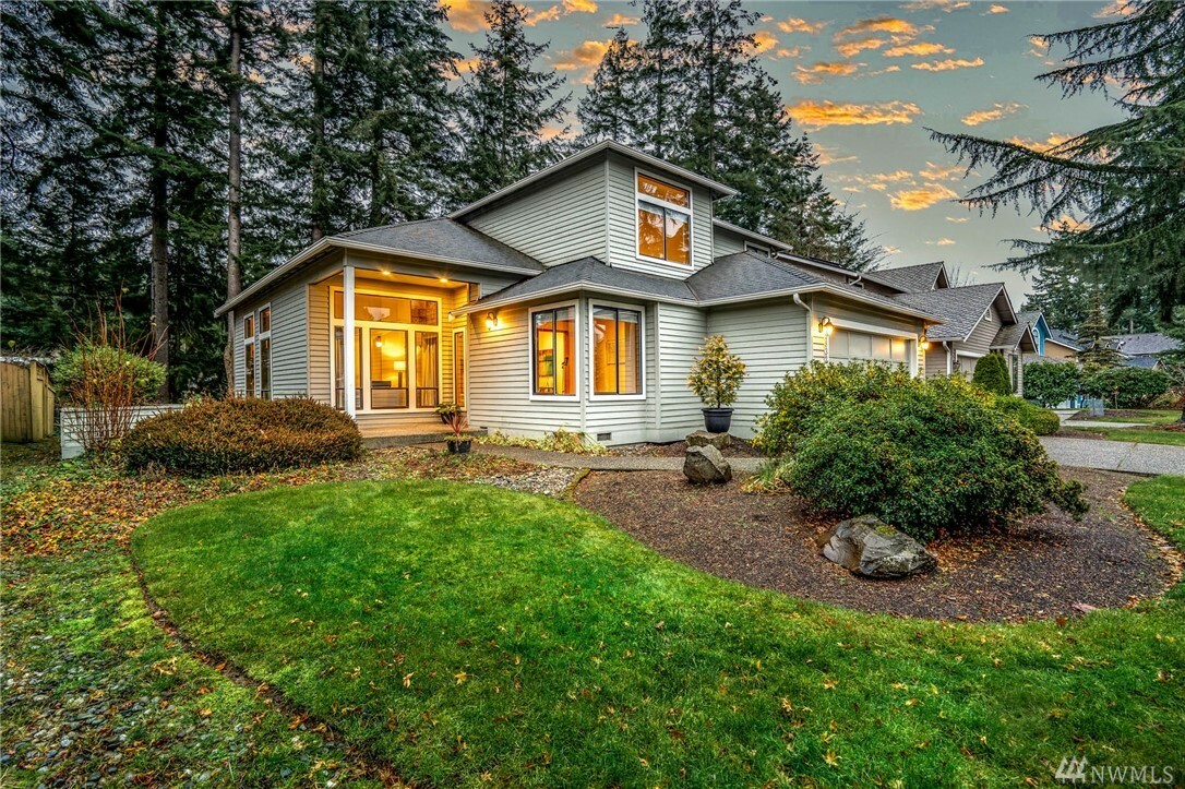 Property Photo:  5832 111th Place SW  WA 98275 