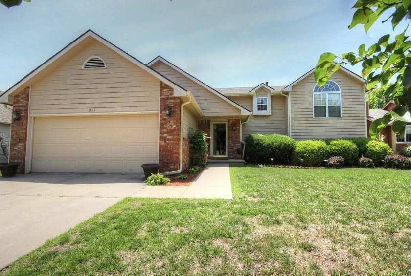 Property Photo:  211 N Prairie Creek Ct  KS 67067 