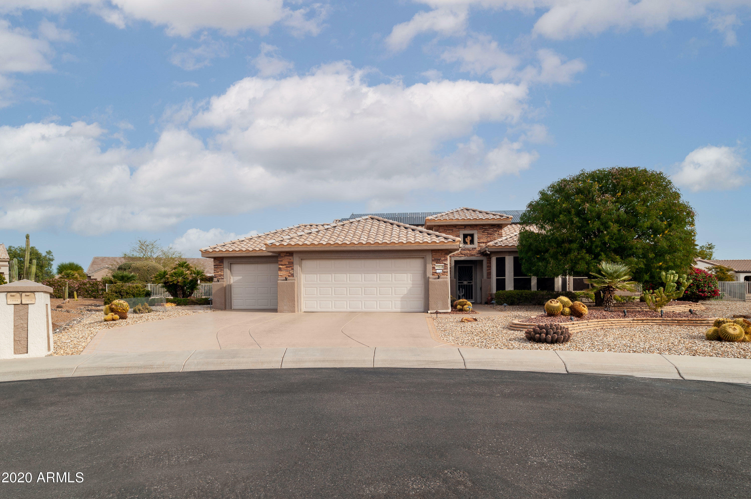 Property Photo:  15226 W Daybreak Drive  AZ 85374 