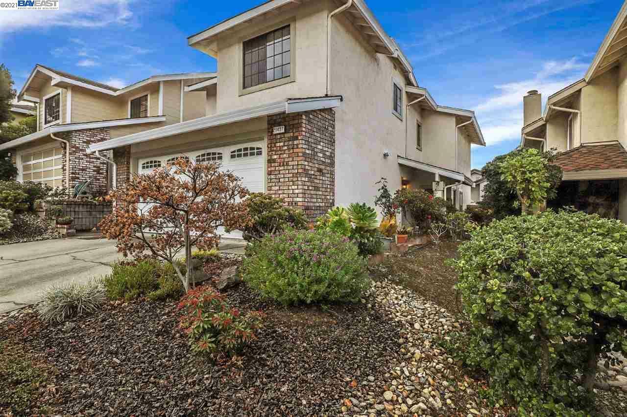 Property Photo:  21437 Justco Ln  CA 94552 