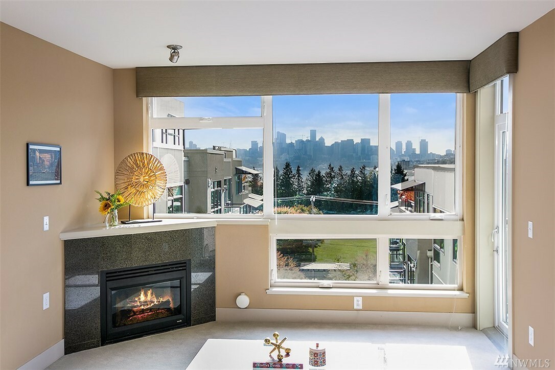 Property Photo: 1760 N Northlake Wy 525 WA 98103