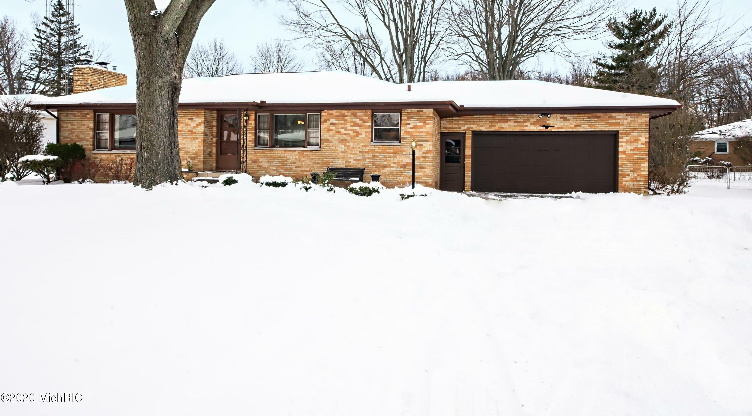 Property Photo:  218 Kublick Drive  MI 49022 