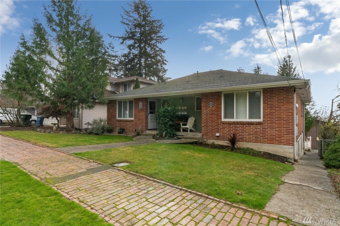 Property Photo: 457 NE Adams Ave WA 98532