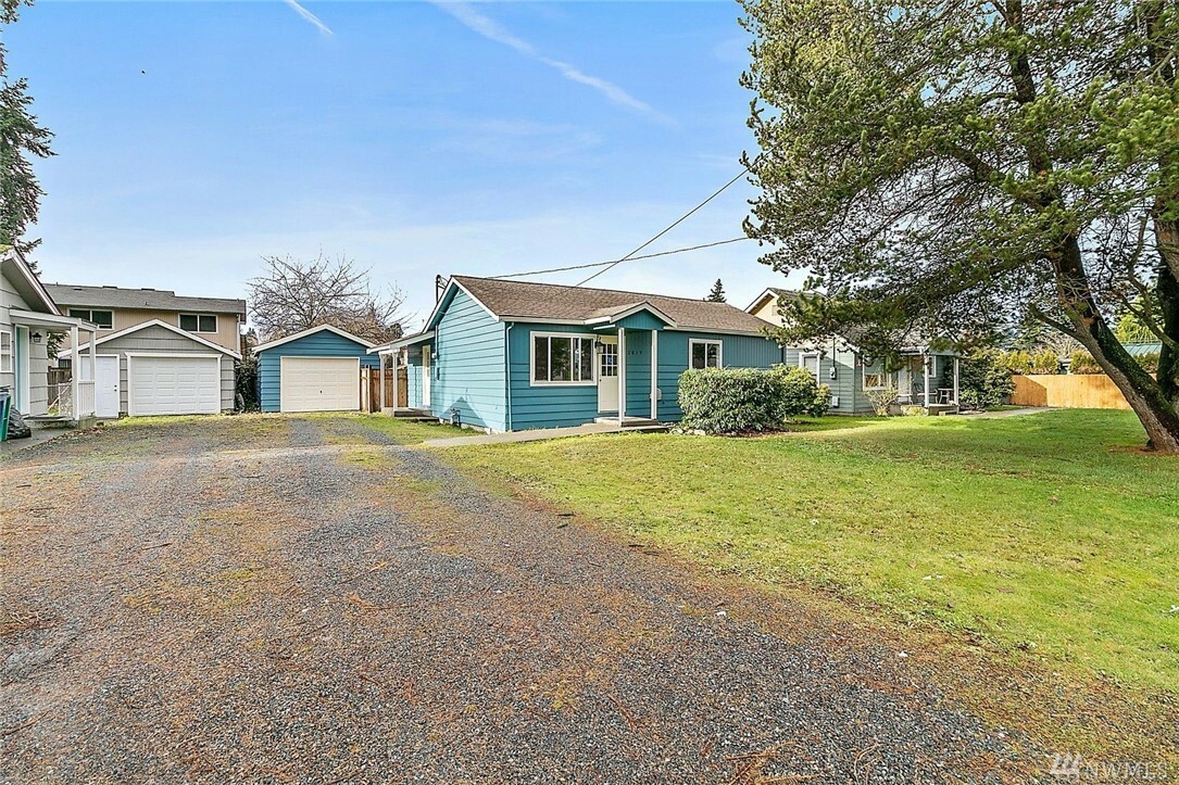 Property Photo: 2815 O St SE WA 98002