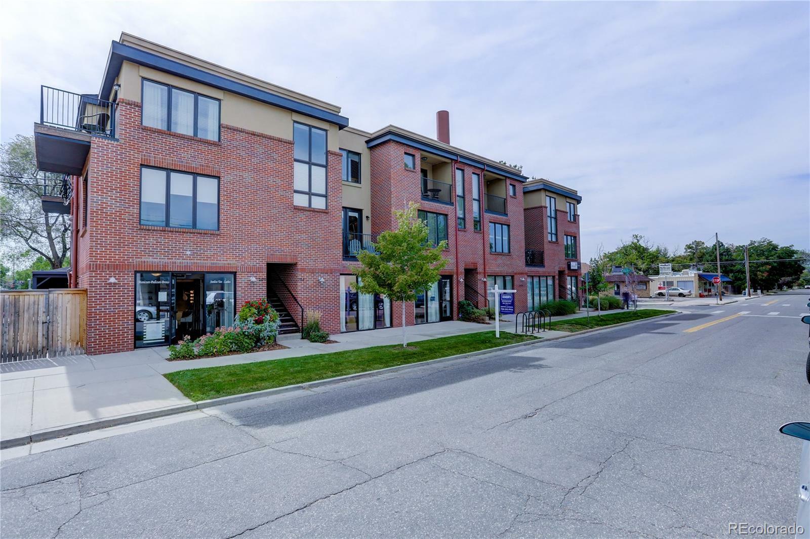 Property Photo: 2700 E Louisiana Avenue 204 CO 80210