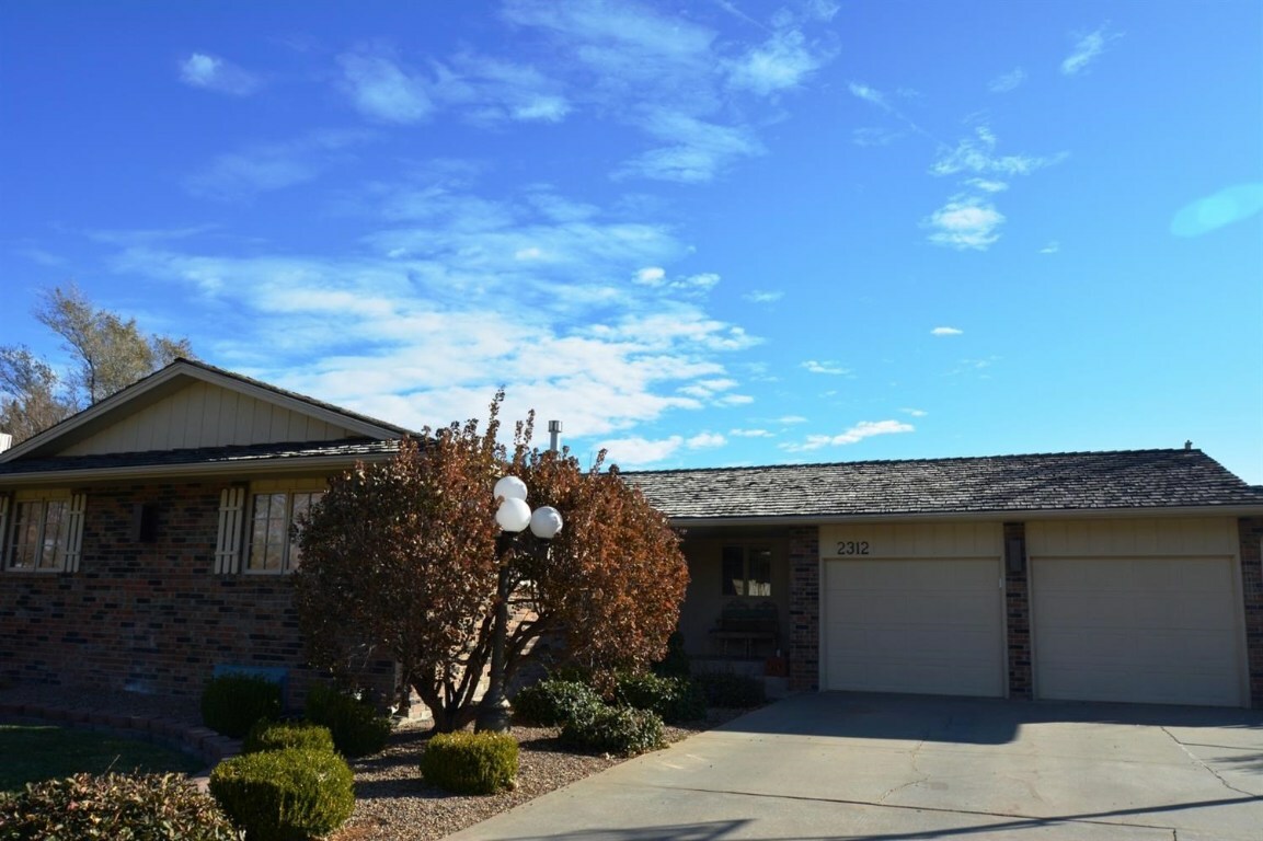 Property Photo:  2312 North Zipper Street  KS 67846 