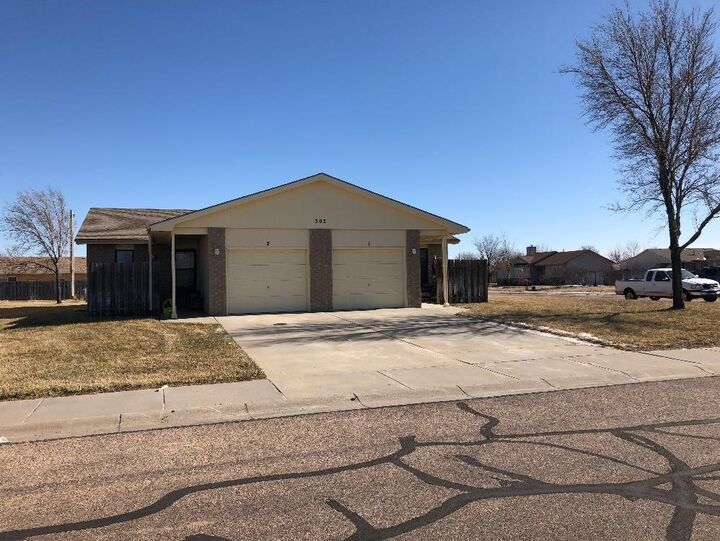 502 508 North Campusview Street  Garden City KS 67846 photo