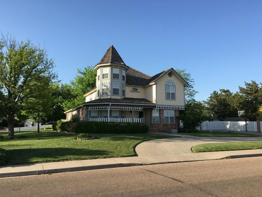 Property Photo:  1807 Crestway Drive  KS 67846 