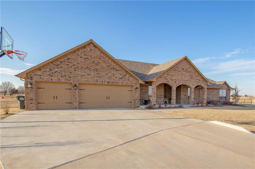 Property Photo: 4061 Lonetree Drive OK 73025