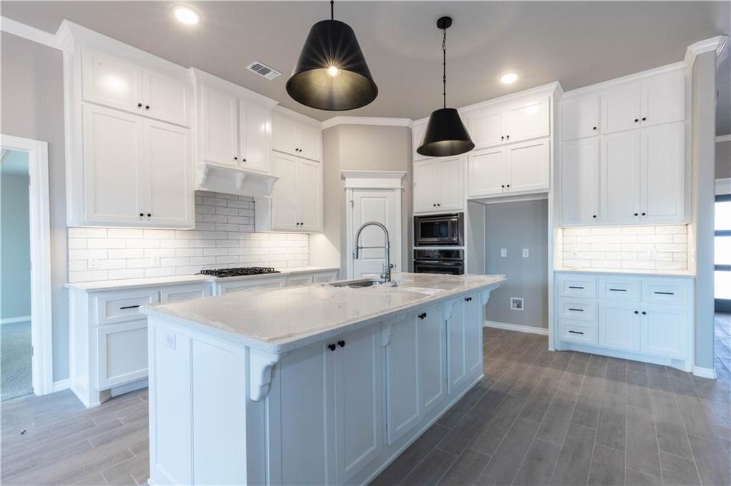 Property Photo:  8001 Sweetgum Street  OK 73034 