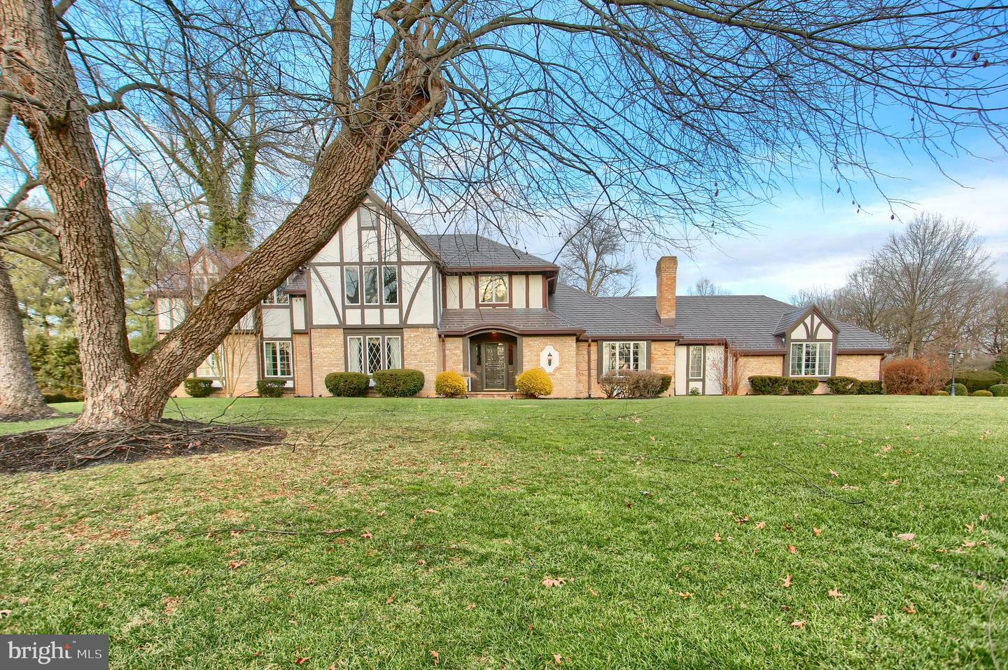 Property Photo:  1712 Olmsted Way W  PA 17011 