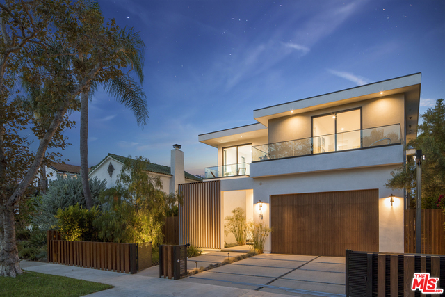 Property Photo:  112 S La Jolla Ave  CA 90048 