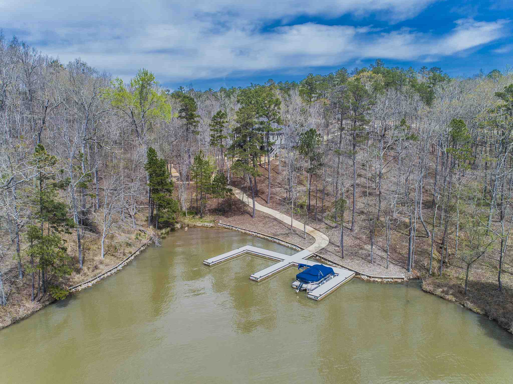 Property Photo: 1031 Cavalier Cove GA 30642