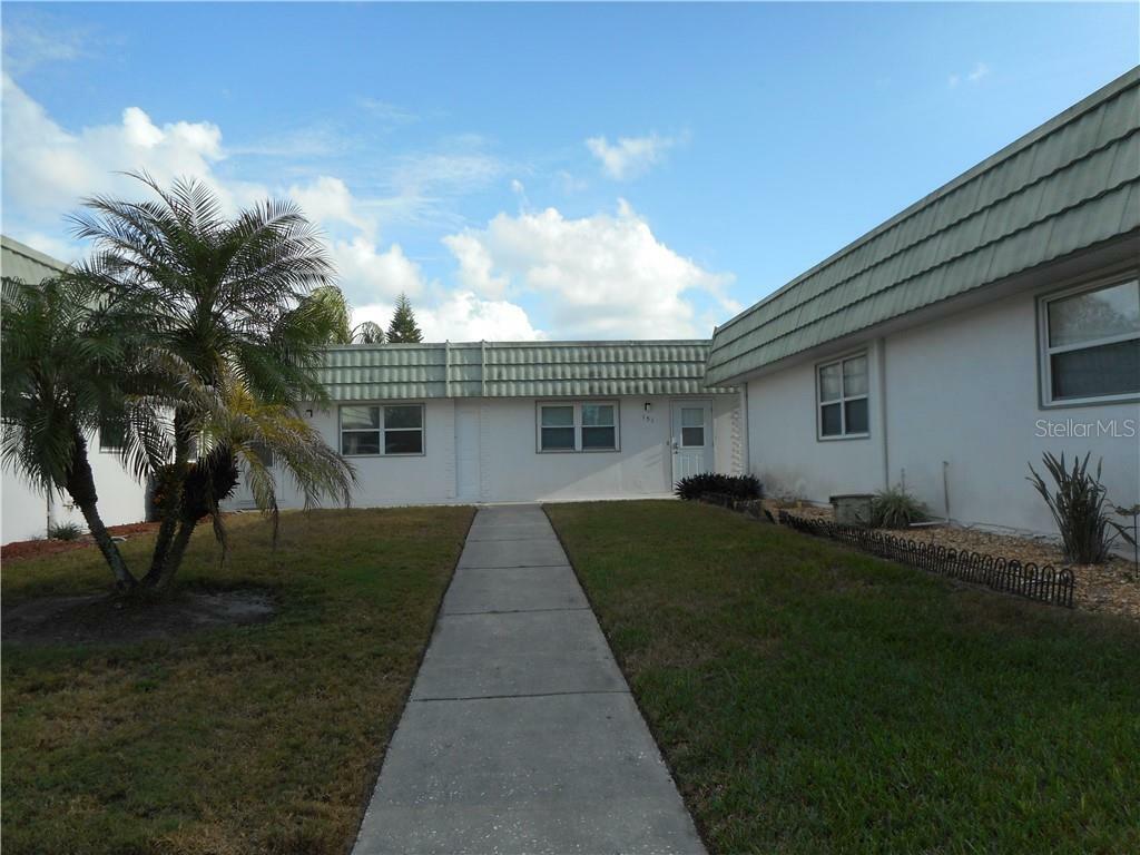 Property Photo:  302 Andover Place S 151  FL 33573 