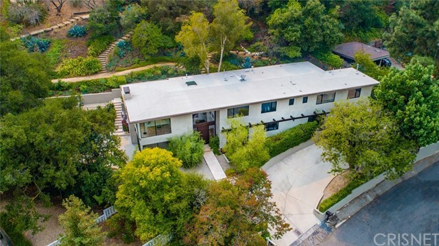 Property Photo: 11920 Briarvale Lane CA 91604