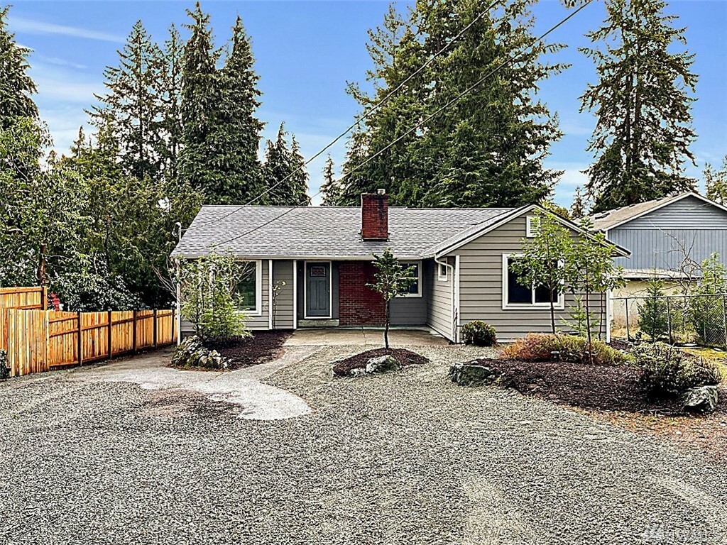 Property Photo:  15752 Greenwood Ave N  WA 98133 