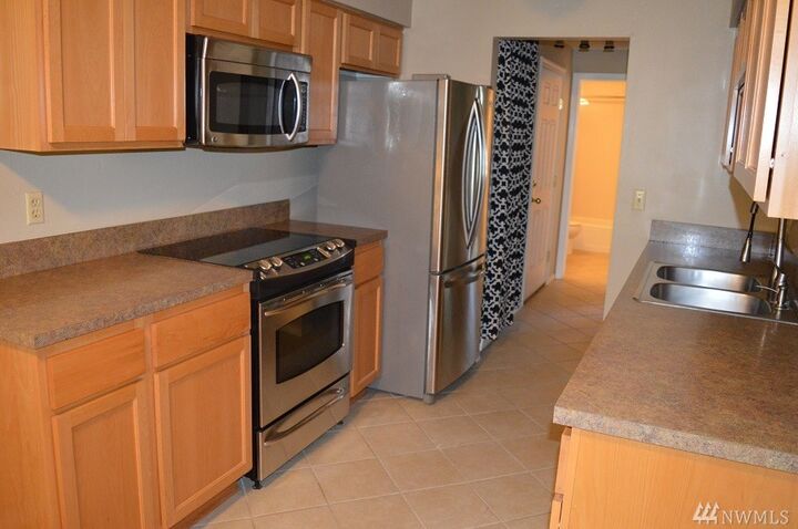 Property Photo:  17211 NE 45th St 79  WA 98052 